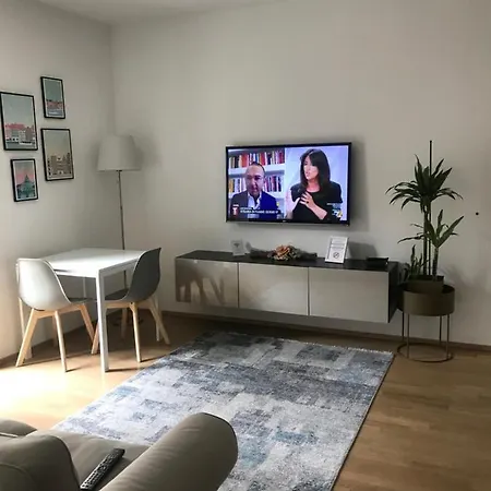 Connie S Free Parking