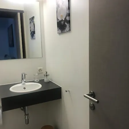 Connie S Free Parking Appartement